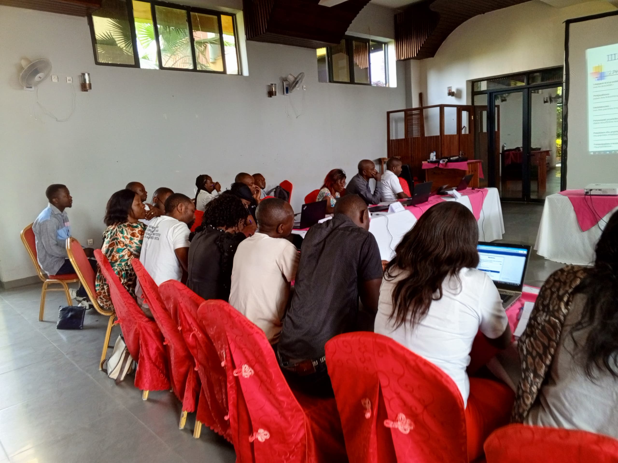 Plus de 15 milles ménages